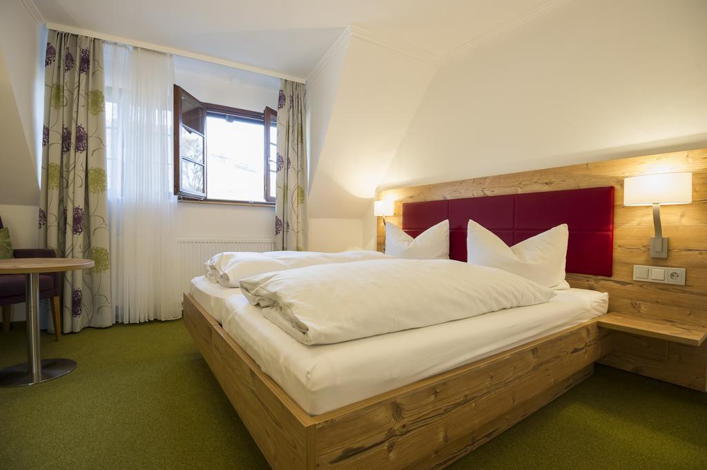 Gasthaus Zum Hirschen Staufen im Breisgau Ruang foto