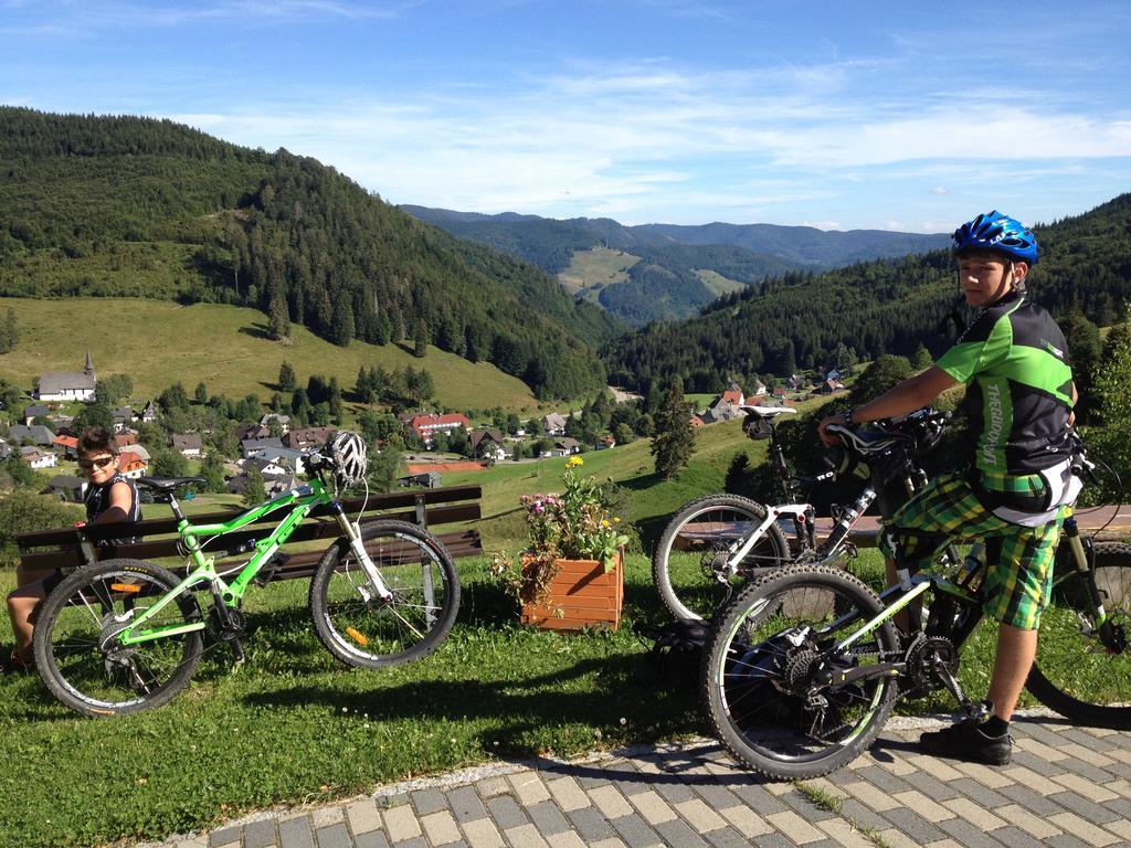 Gasthaus Zum Hirschen Staufen im Breisgau Bagian luar foto