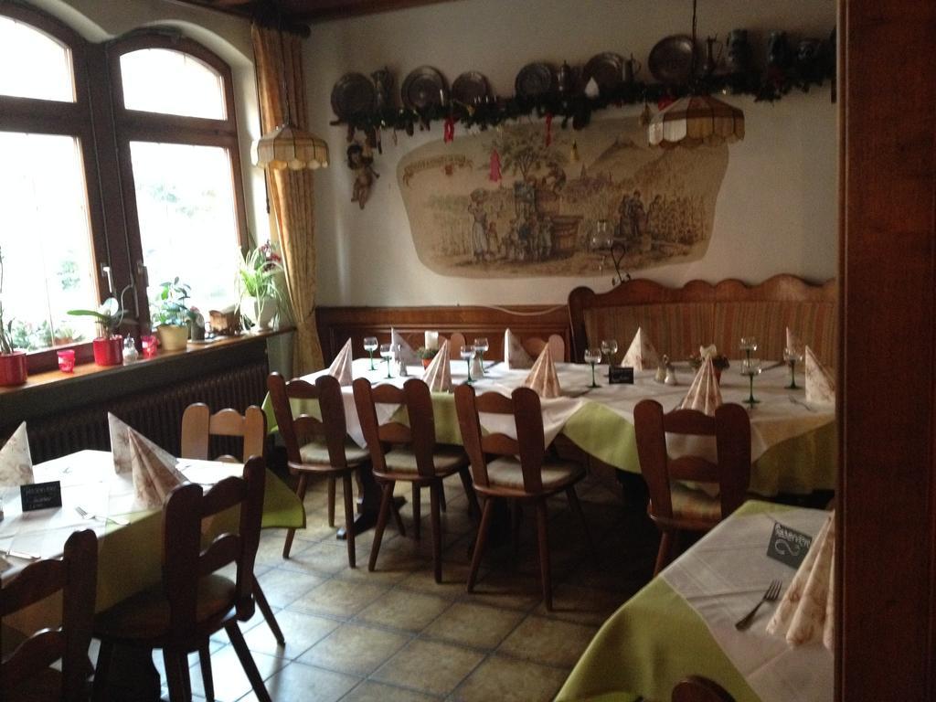 Gasthaus Zum Hirschen Staufen im Breisgau Bagian luar foto